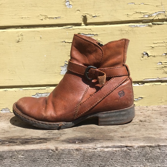 Born Shoes - Leather Born Boots size US 8.5